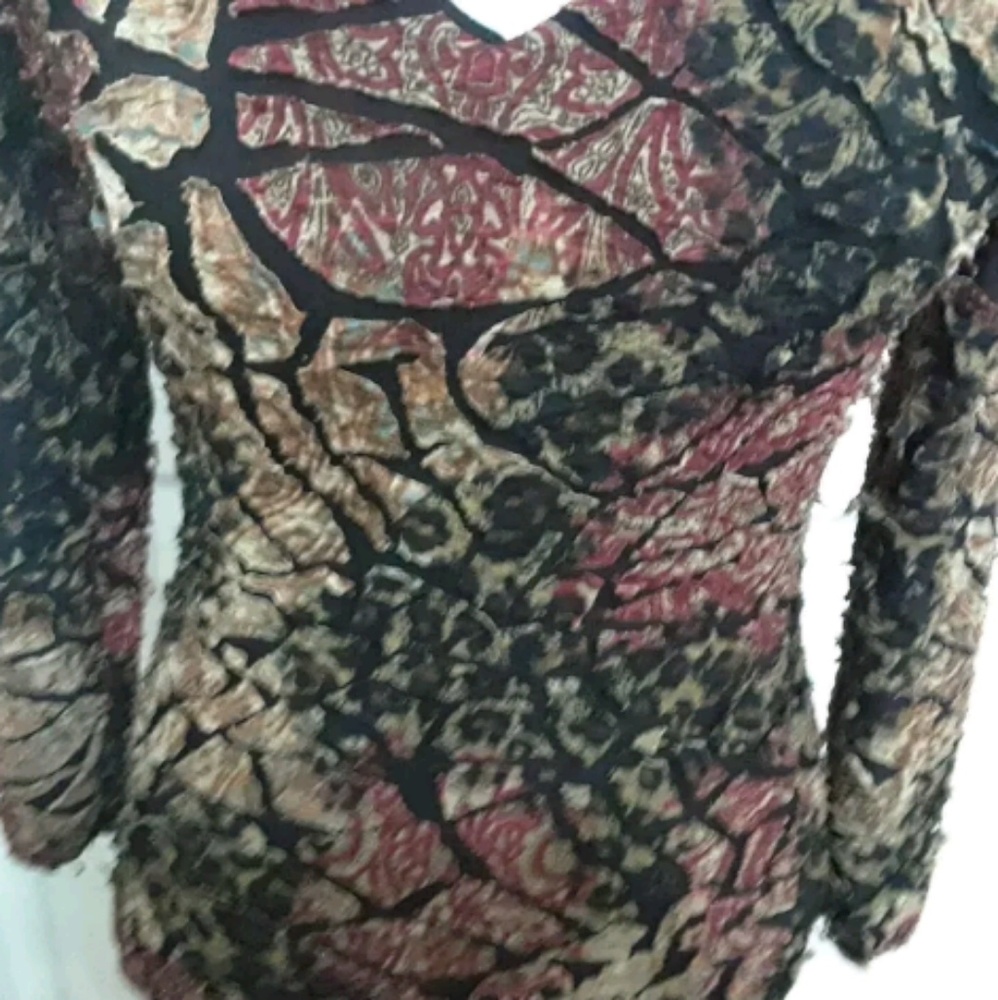 Therapy Barbara Gerwit Red Black Tattered Top - Picture 2 of 4